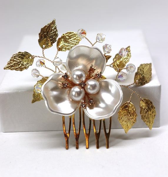 White Pearl Flower Mini Comb