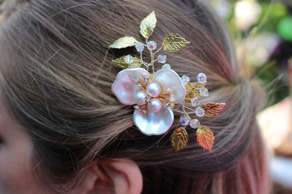 White Pearl Flower Mini Comb