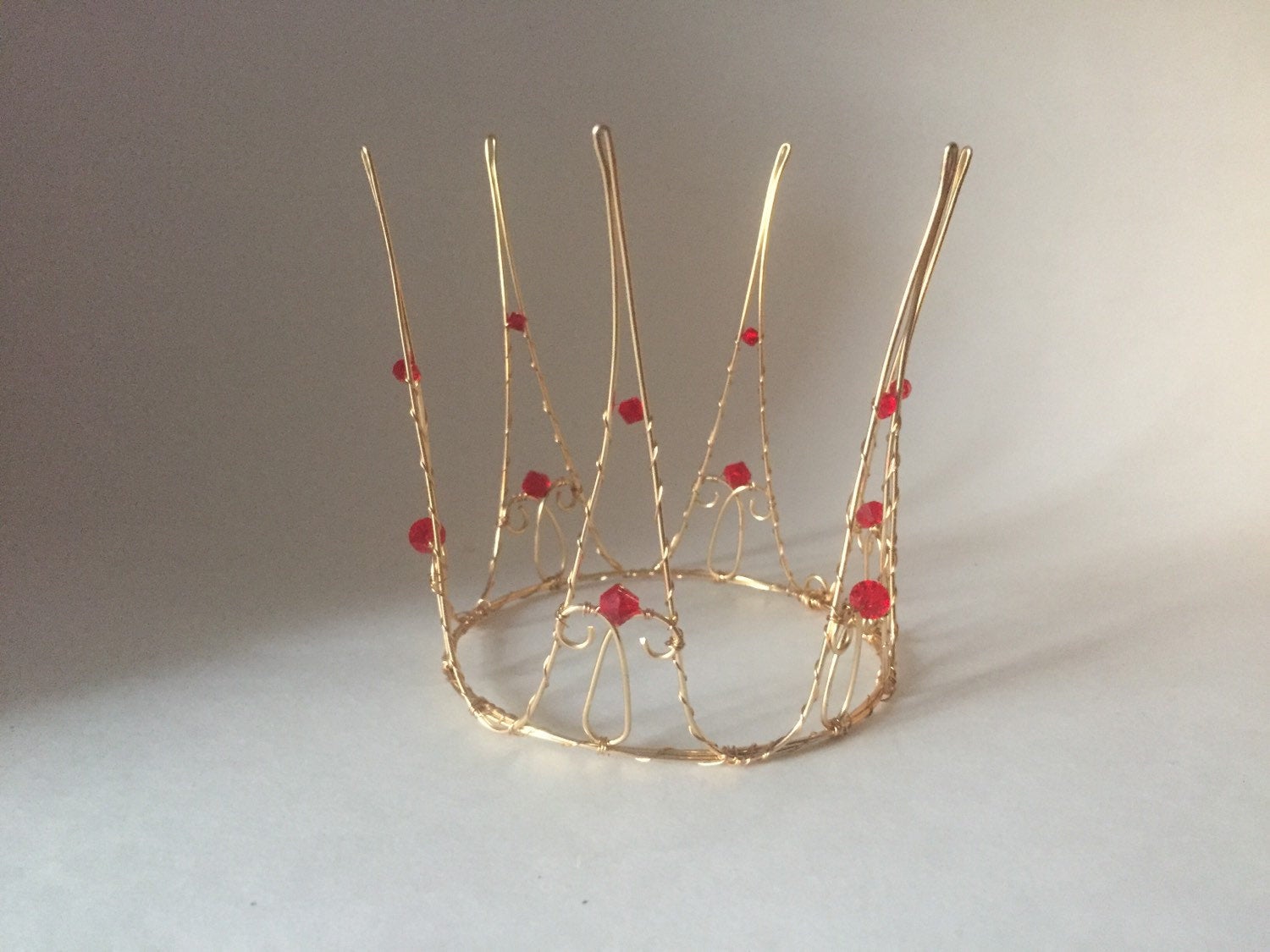 Red Queen Tall Wire Crown